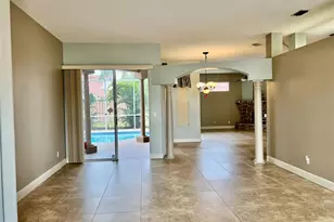 3715 72nd Ave E, Sarasota, FL 34243 - Photo 6