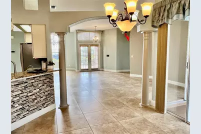 3715 72nd Ave E, Sarasota, FL 34243 - Photo 2