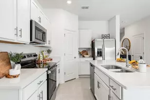 10802 Eclipse St, Sarasota, FL 34241 - Photo 4