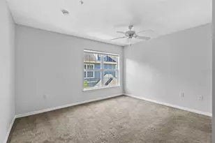 5611 Bidwell Pkwy, Sarasota, FL 34233 - Photo 18