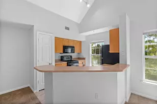 5611 Bidwell Pkwy, Sarasota, FL 34233 - Photo 8