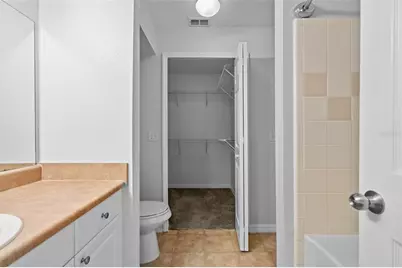5611 Bidwell Parkway #204, Sarasota, FL 34233 - Photo 12