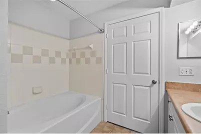 5611 Bidwell Parkway #204, Sarasota, FL 34233 - Photo 14