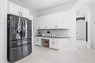 8051 36th St Cir E, Sarasota, FL 34243 - Photo 12