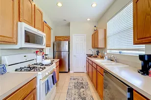 4346 Kariba Lake Terrace, Sarasota, FL 34243 - Photo 6