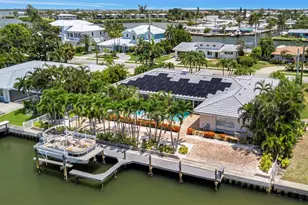 514 Key Royale Dr, Holmes Beach, FL 34217 - Photo 4