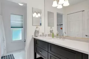 514 Key Royale Dr, Holmes Beach, FL 34217 - Photo 40