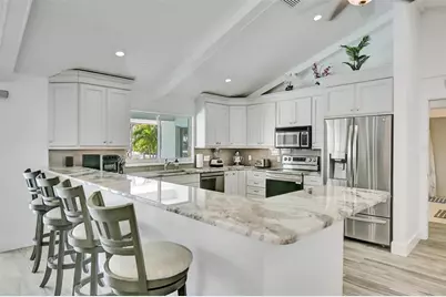 514 Key Royale Drive, Bradenton Beach, FL 34217 - Photo 16