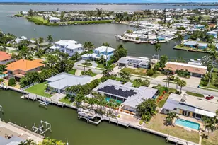 514 Key Royale Dr, Holmes Beach, FL 34217 - Photo 52