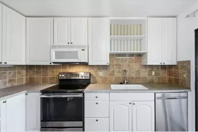 5387 Huntingwood Court #4, Sarasota, FL 34235 - Photo 10