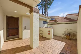 5387 Huntingwood Ct, Sarasota, FL 34235 - Photo 2