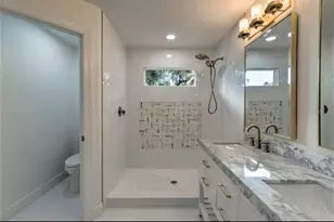 1832 Worrington St, Sarasota, FL 34231 - Photo 8