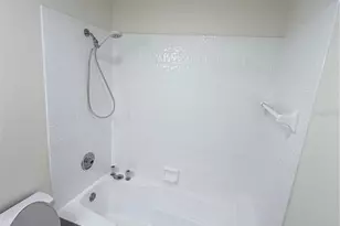 339 Pembroke Ln S, Venice, FL 34293 - Photo 12