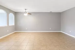 3696 Parkridge Cir, Sarasota, FL 34243 - Photo 4