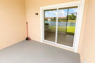 3696 Parkridge Cir, Sarasota, FL 34243 - Photo 12