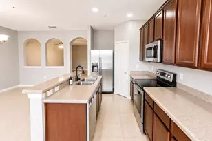 3696 Parkridge Cir, Sarasota, FL 34243 - Photo 8