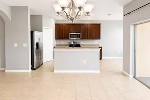 3696 Parkridge Cir, Sarasota, FL 34243 - Photo 6