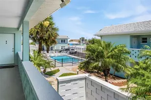 611 Gulf Dr N, Bradenton Beach, FL 34217 - Photo 2