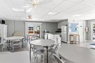 611 Gulf Dr N, Bradenton Beach, FL 34217 - Photo 32