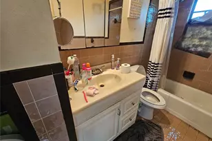 4153 Lancaster Dr, Sarasota, FL 34241 - Photo 8
