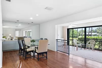 5451 Golf Pointe Drive #V-225, Sarasota, FL 34243 - Photo 4