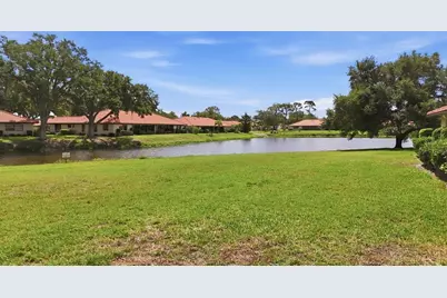 5451 Golf Pointe Drive #V-225, Sarasota, FL 34243 - Photo 32