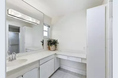5451 Golf Pointe Drive #V-225, Sarasota, FL 34243 - Photo 20