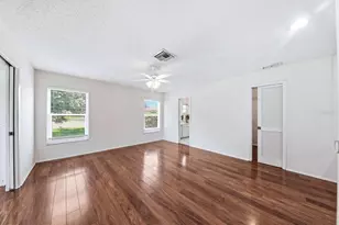 5451 Golf Pointe Dr, Sarasota, FL 34243 - Photo 18