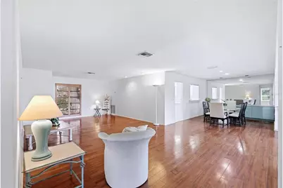 5451 Golf Pointe Drive #V-225, Sarasota, FL 34243 - Photo 10