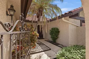 5451 Golf Pointe Dr, Sarasota, FL 34243 - Photo 2