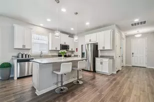 11514 Cedar Valley Dr, Riverview, FL 33569 - Photo 2