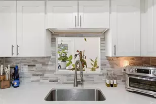 2600 Cambridge Dr, Sarasota, FL 34232 - Photo 50