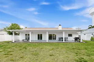 206 73rd St NW, Bradenton, FL 34209 - Photo 2