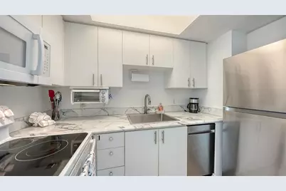 2850 Gulf Of Mexico Drive #4, Longboat Key, FL 34228 - Photo 16