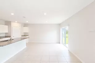 810 172nd Ct E, Bradenton, FL 34212 - Photo 2