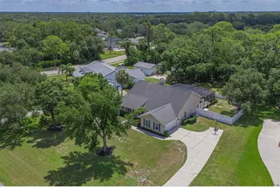 305 Mill Run E, Bradenton, FL 34212 - Photo 2