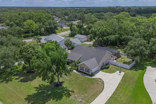 305 Mill Run E, Bradenton, FL 34212 - Photo 2