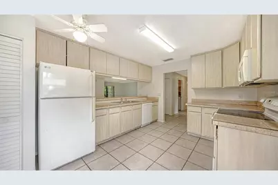 5010 Barrington Circle #2001, Sarasota, FL 34234 - Photo 16