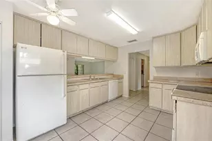 5010 Barrington Cir, Sarasota, FL 34234 - Photo 16