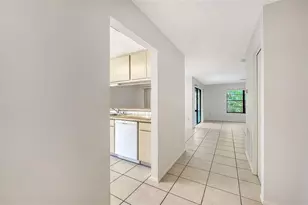 5010 Barrington Cir, Sarasota, FL 34234 - Photo 20