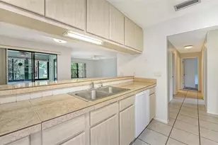 5010 Barrington Cir, Sarasota, FL 34234 - Photo 14