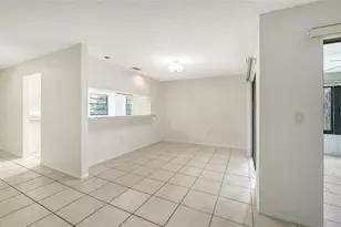 5010 Barrington Cir, Sarasota, FL 34234 - Photo 10