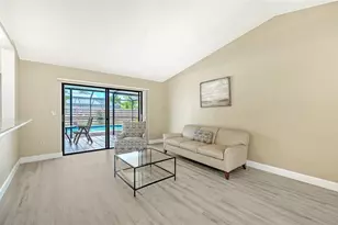 6618 Easton Dr, Sarasota, FL 34238 - Photo 2