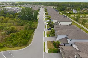 19524 Fishhawk Trl, Venice, FL 34293 - Photo 4