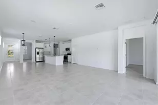 8113 Sternway Rd, Sarasota, FL 34240 - Photo 6
