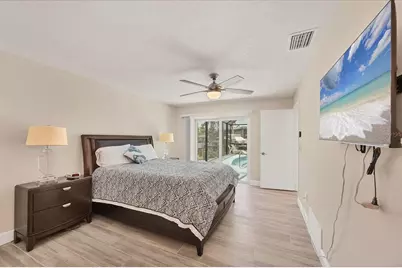 5585 Contento Drive, Sarasota, FL 34242 - Photo 10