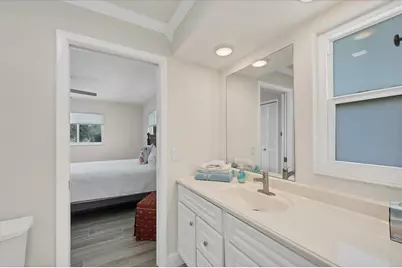 5585 Contento Drive, Sarasota, FL 34242 - Photo 14