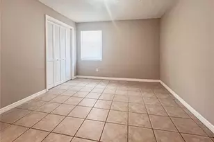2137 Roselawn St, Sarasota, FL 34231 - Photo 8