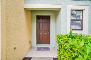 2516 Oleander Lakes Dr, Brandon, FL 33511 - Photo 2