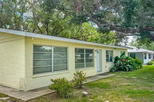 2711 Lynnhurst St, Sarasota, FL 34239 - Photo 2